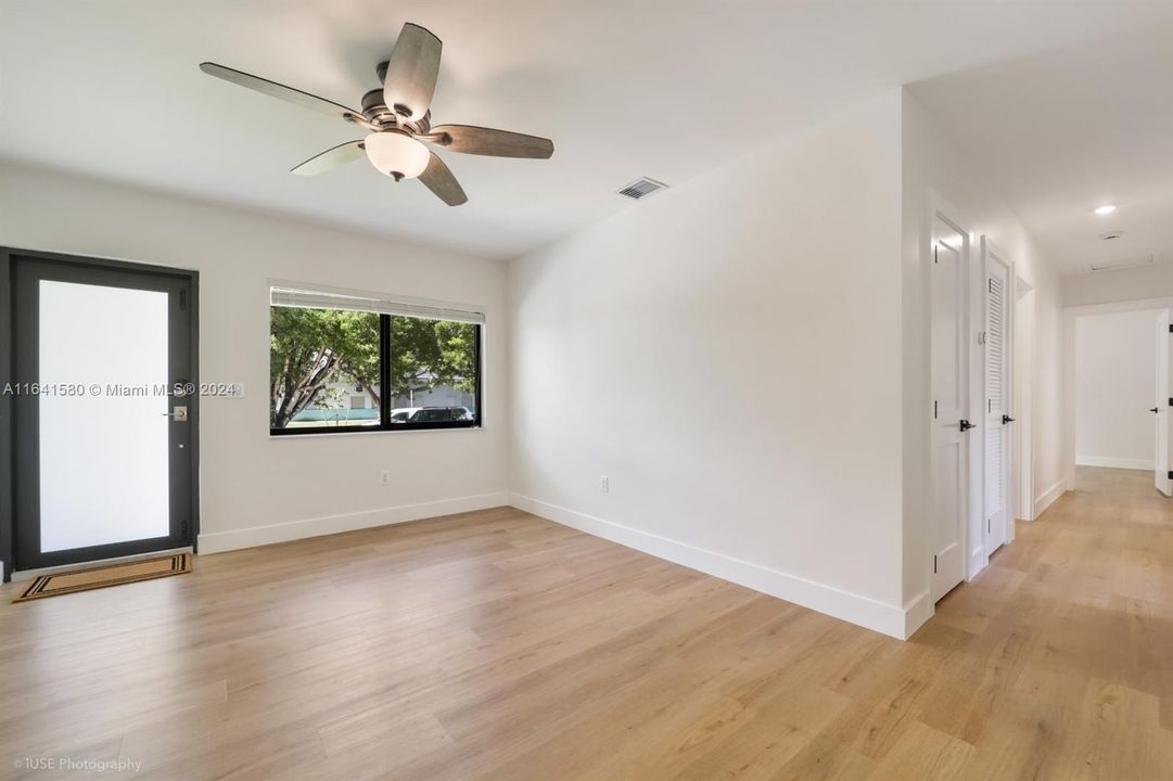 Recently Rented: $5,150 (3 beds, 2 baths, 1432 Square Feet)