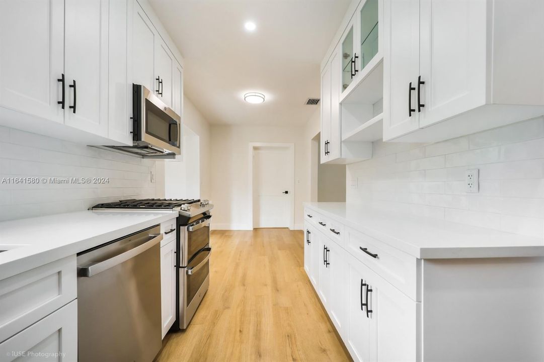 Recently Rented: $5,150 (3 beds, 2 baths, 1432 Square Feet)