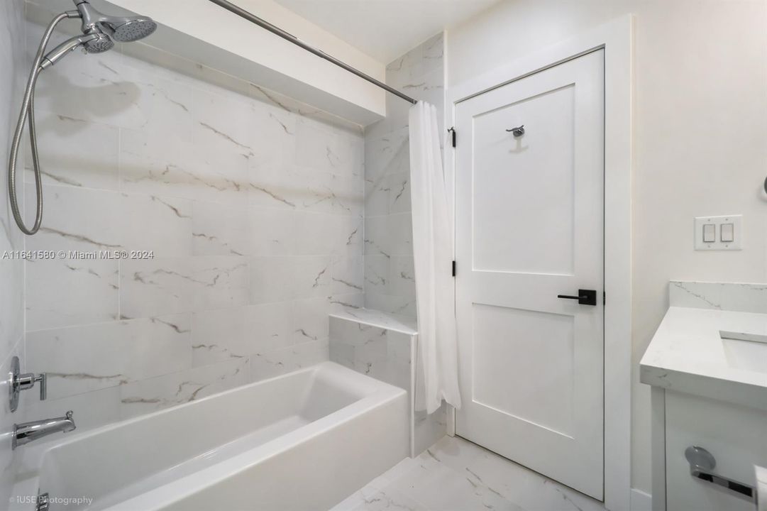 Recently Rented: $5,150 (3 beds, 2 baths, 1432 Square Feet)