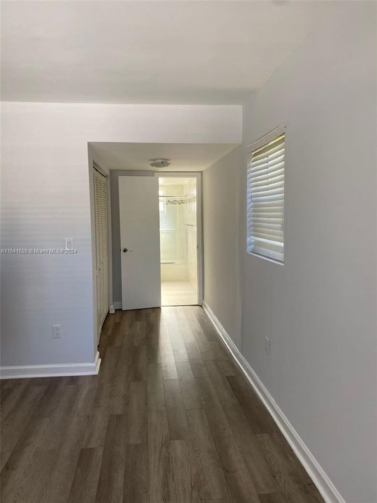 For Rent: $3,000 (1 beds, 1 baths, 713 Square Feet)