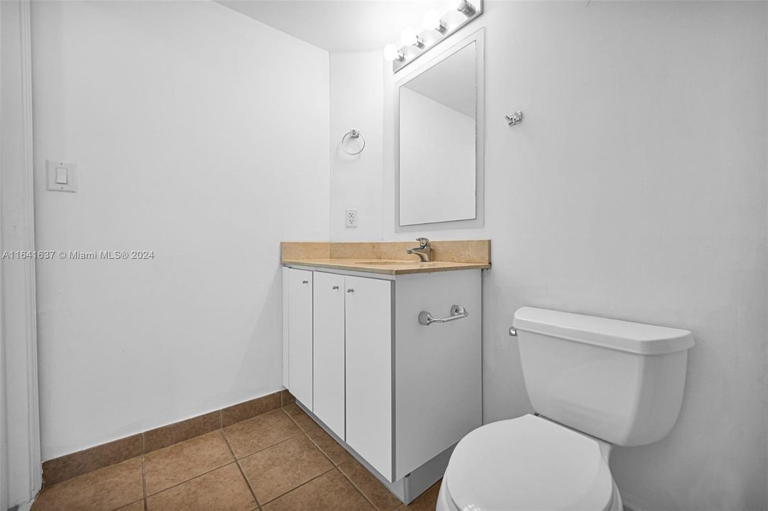 Recently Rented: $2,400 (1 beds, 1 baths, 657 Square Feet)