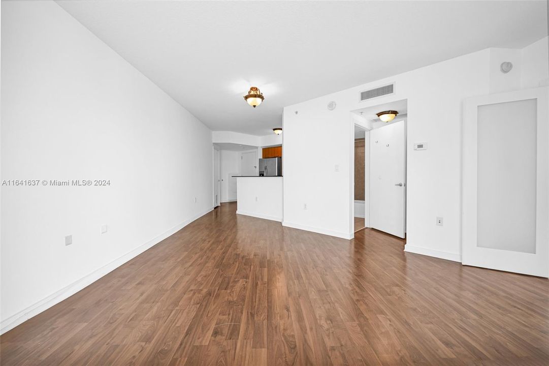 Recently Rented: $2,400 (1 beds, 1 baths, 657 Square Feet)