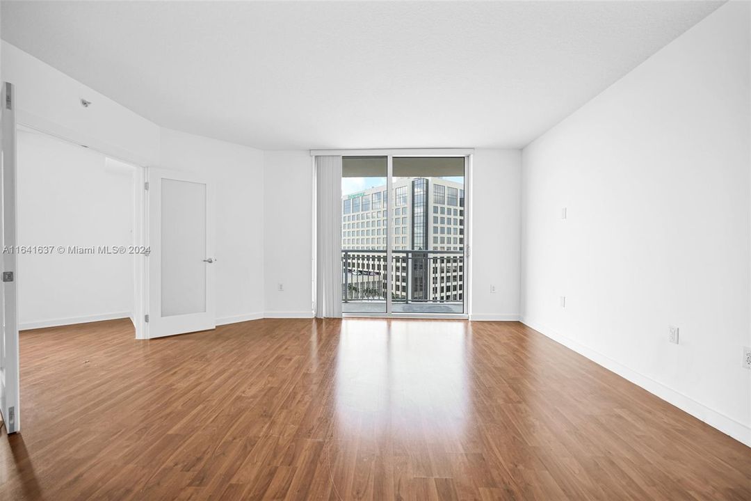 Recently Rented: $2,400 (1 beds, 1 baths, 657 Square Feet)