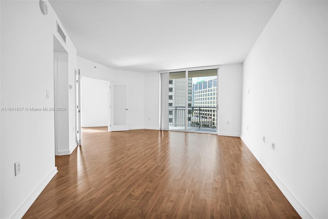 Recently Rented: $2,400 (1 beds, 1 baths, 657 Square Feet)