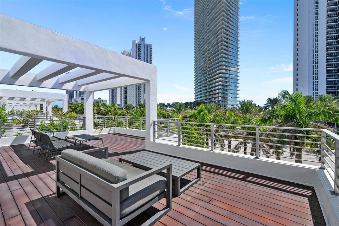 Rooftop Deck - View Facing East to Ocean