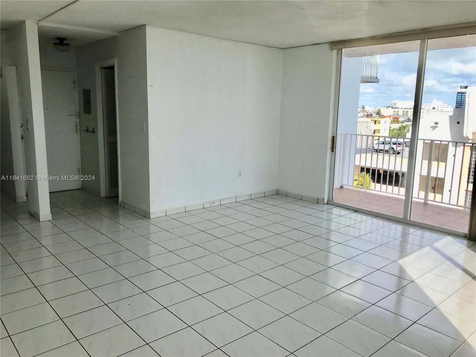 Activo con contrato: $347,000 (1 camas, 1 baños, 550 Pies cuadrados)