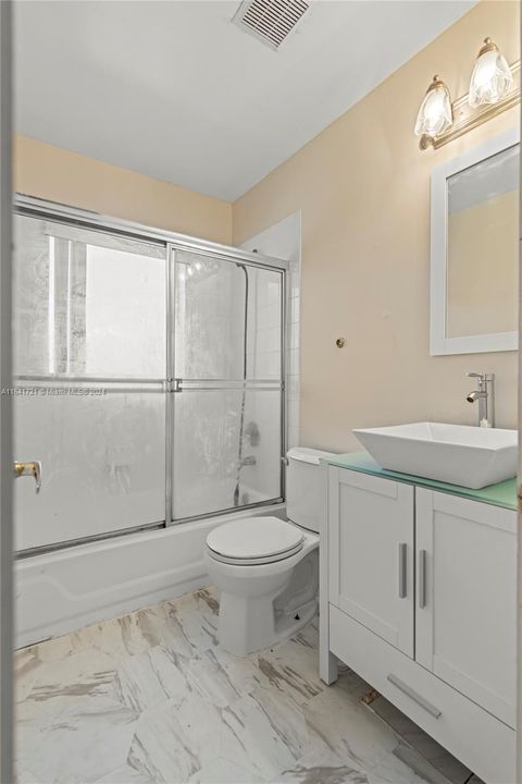 Recently Rented: $4,500 (4 beds, 3 baths, 2587 Square Feet)