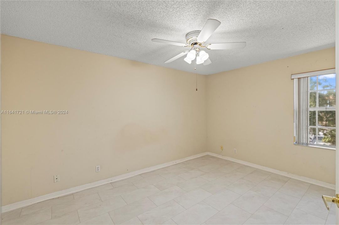 Recently Rented: $4,500 (4 beds, 3 baths, 2587 Square Feet)