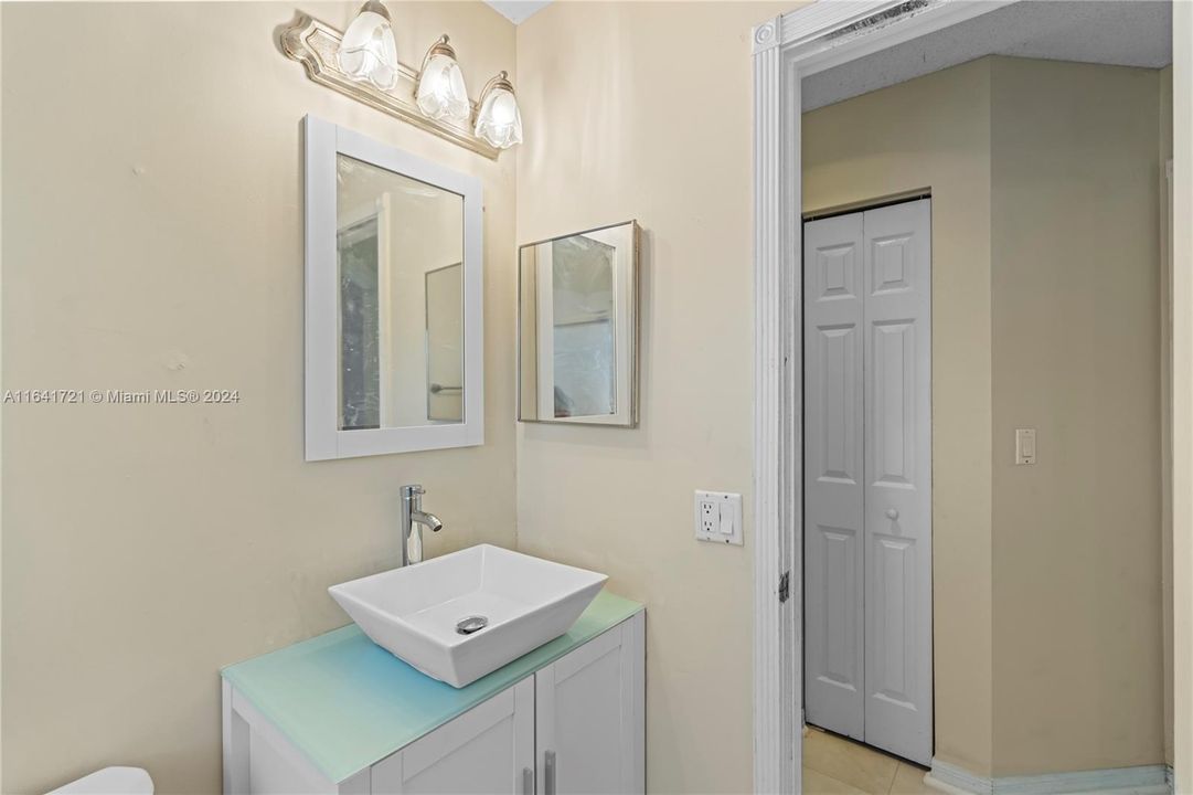 Recently Rented: $4,500 (4 beds, 3 baths, 2587 Square Feet)