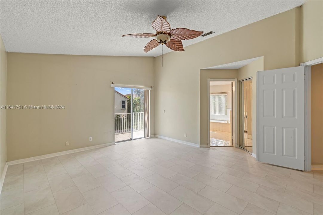 Recently Rented: $4,500 (4 beds, 3 baths, 2587 Square Feet)