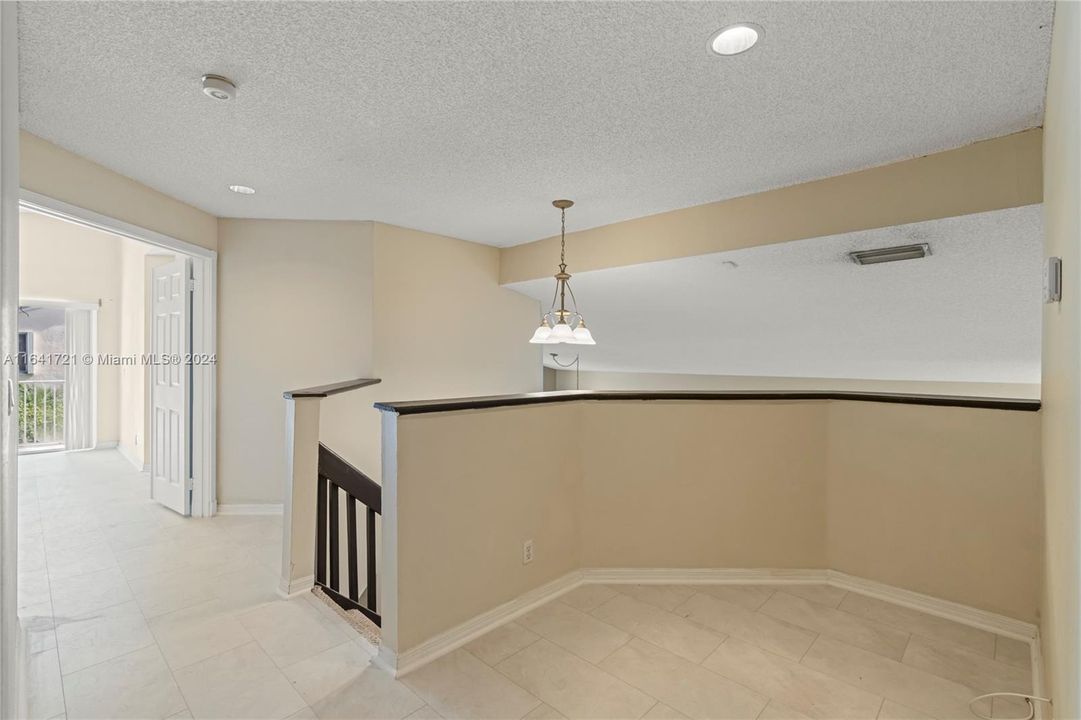 Recently Rented: $4,500 (4 beds, 3 baths, 2587 Square Feet)