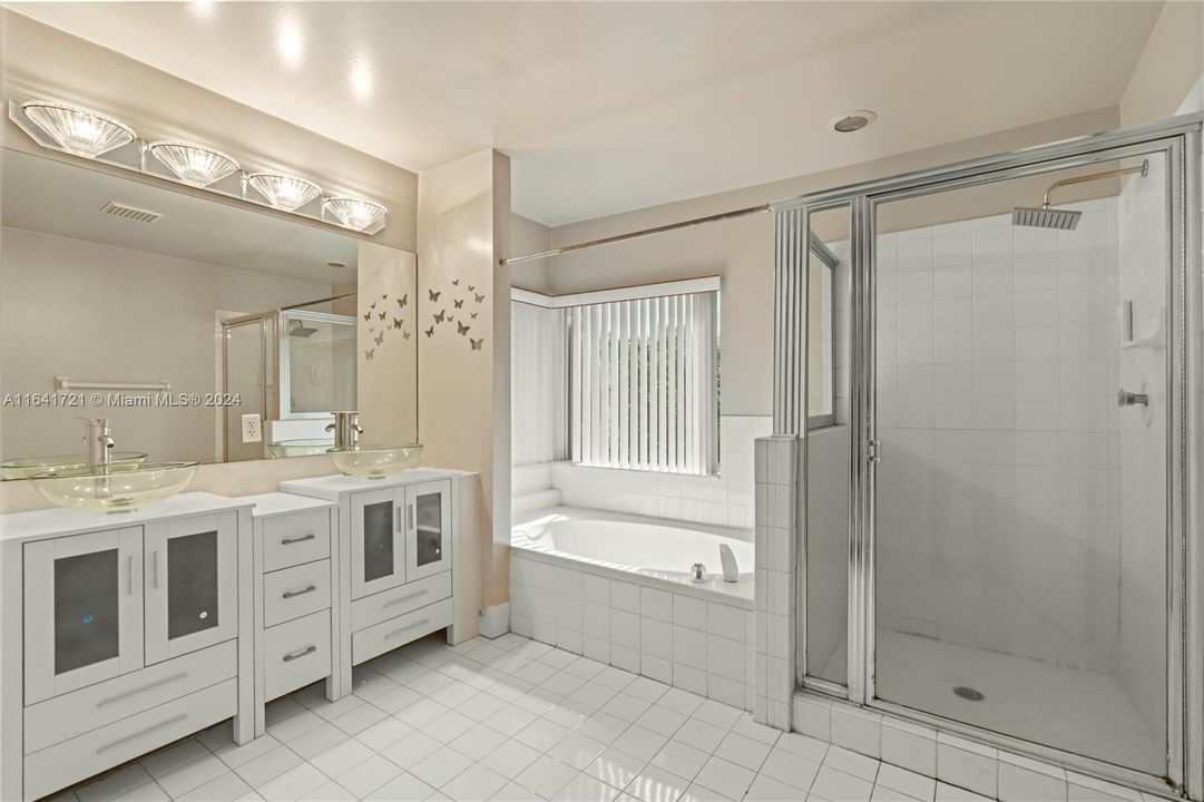 Recently Rented: $4,500 (4 beds, 3 baths, 2587 Square Feet)