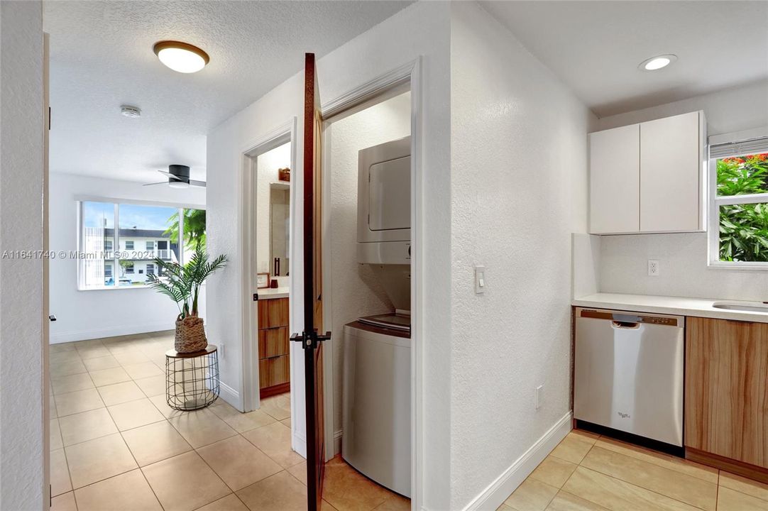 Recently Rented: $1,975 (1 beds, 1 baths, 3009 Square Feet)