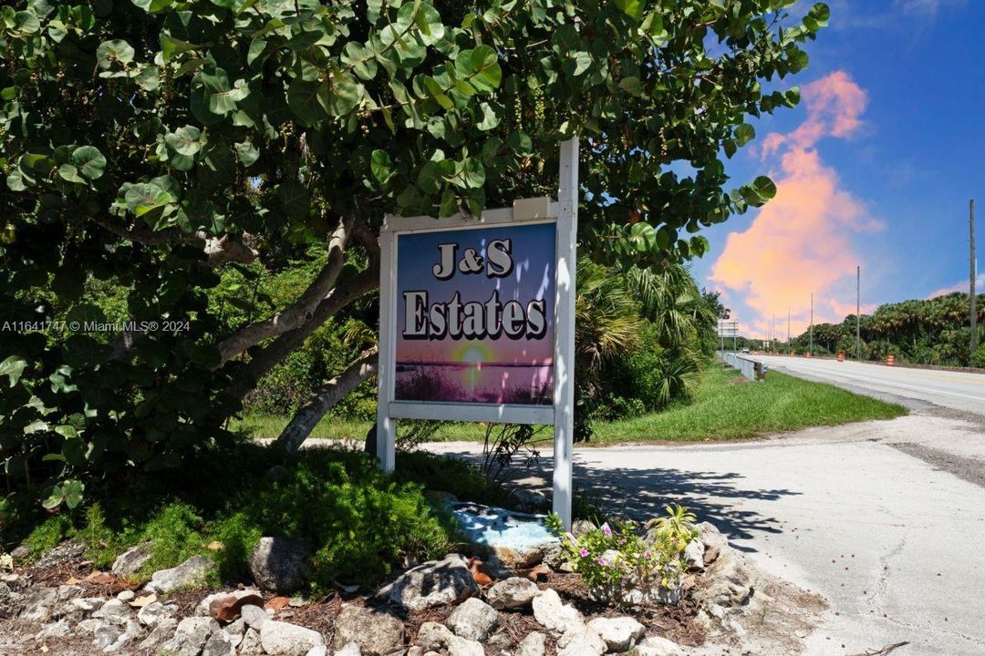 Недавно продано: $293,000 (2 спален, 3 ванн, 1506 Квадратных фут)