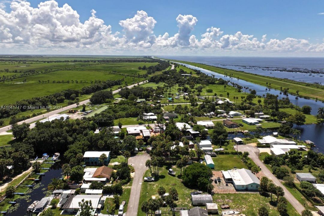 Недавно продано: $293,000 (2 спален, 3 ванн, 1506 Квадратных фут)