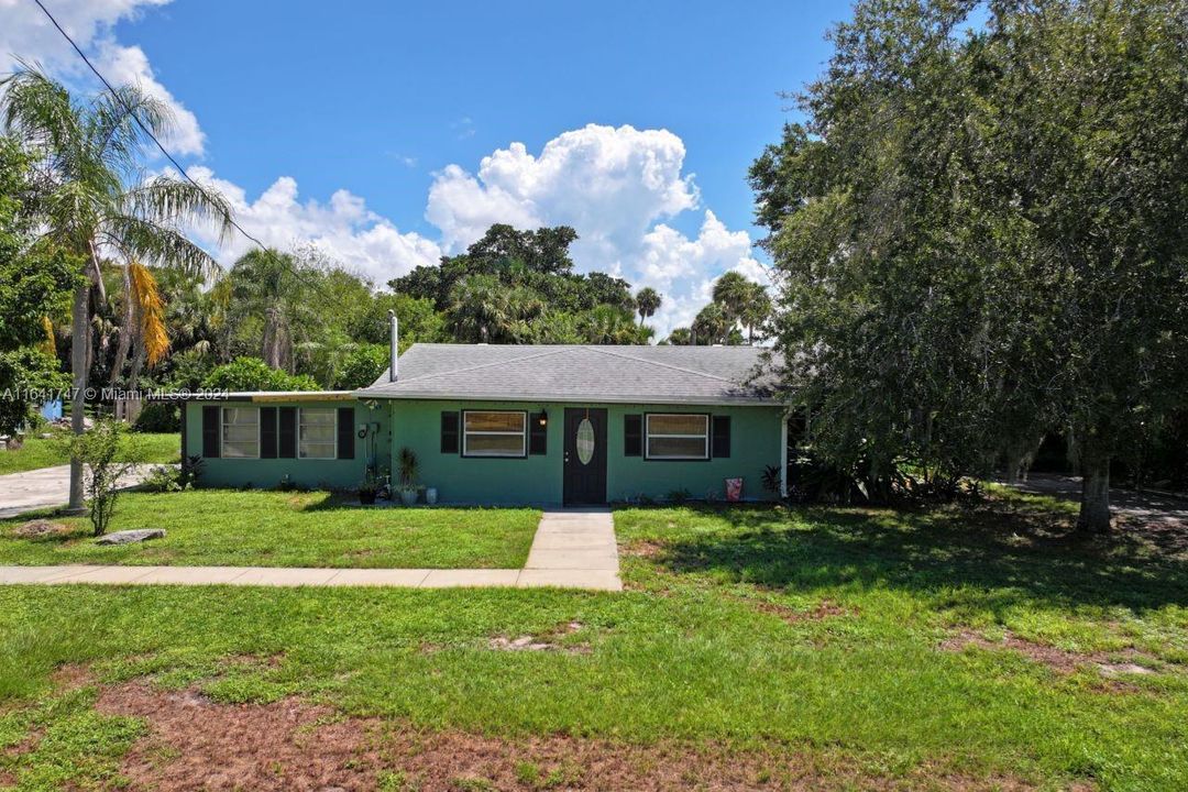 Недавно продано: $293,000 (2 спален, 3 ванн, 1506 Квадратных фут)