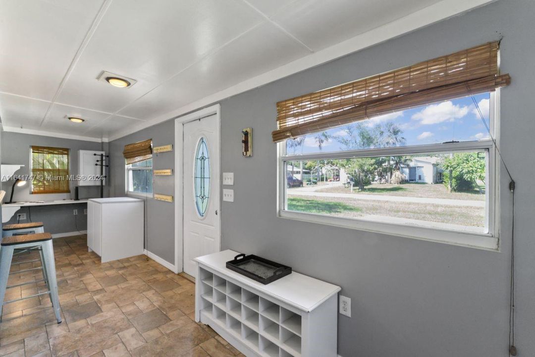 Недавно продано: $293,000 (2 спален, 3 ванн, 1506 Квадратных фут)