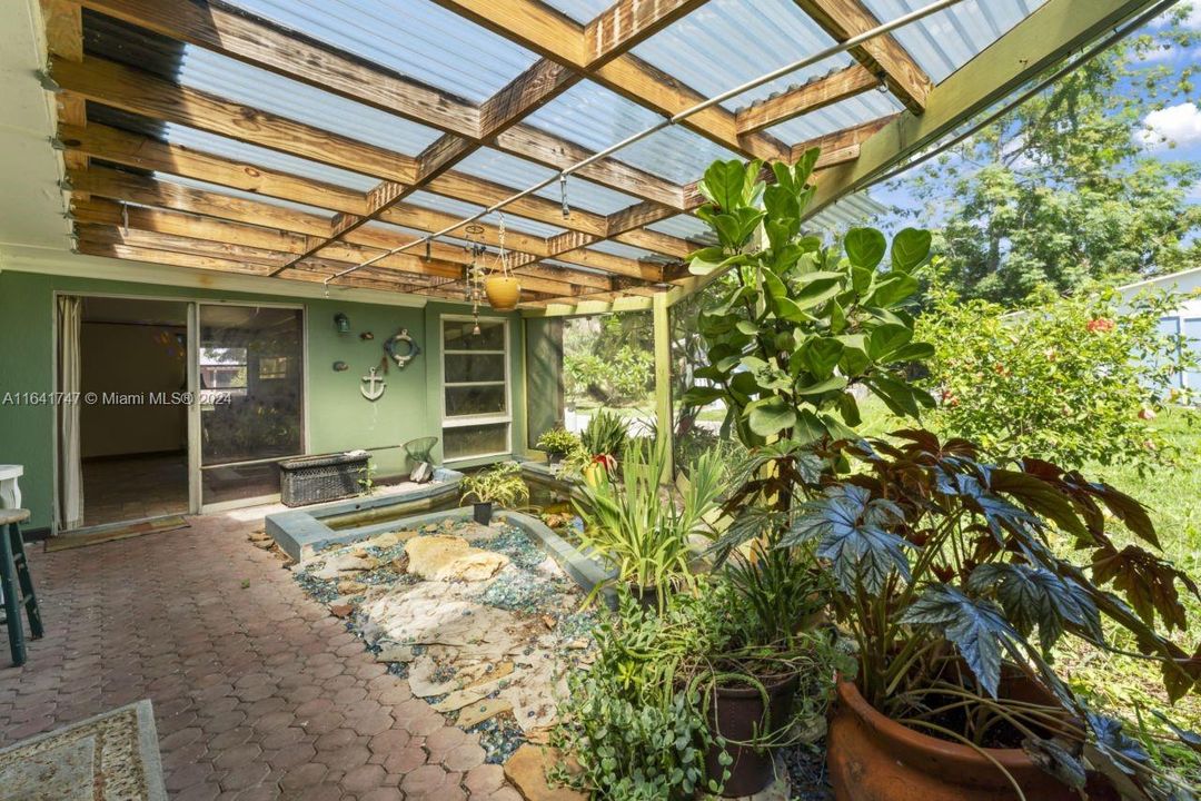 Недавно продано: $293,000 (2 спален, 3 ванн, 1506 Квадратных фут)