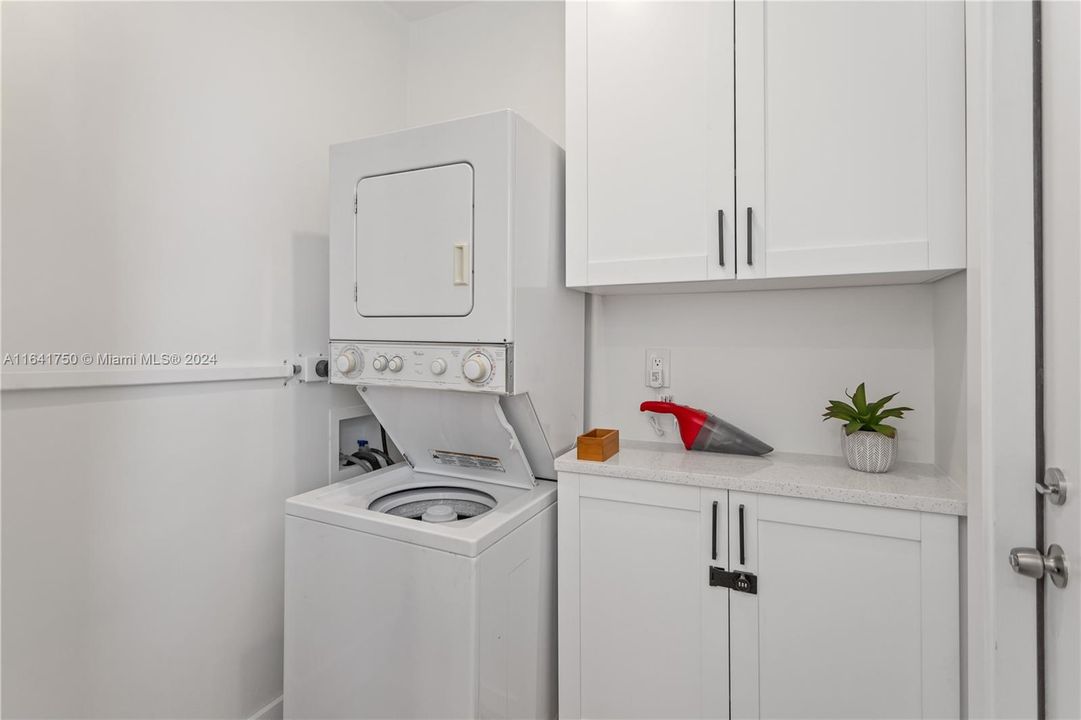 For Rent: $2,500 (1 beds, 1 baths, 656 Square Feet)