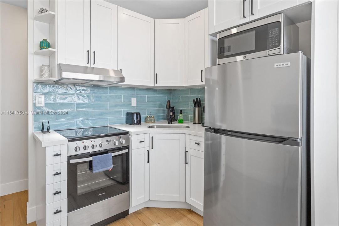 For Rent: $2,500 (1 beds, 1 baths, 656 Square Feet)