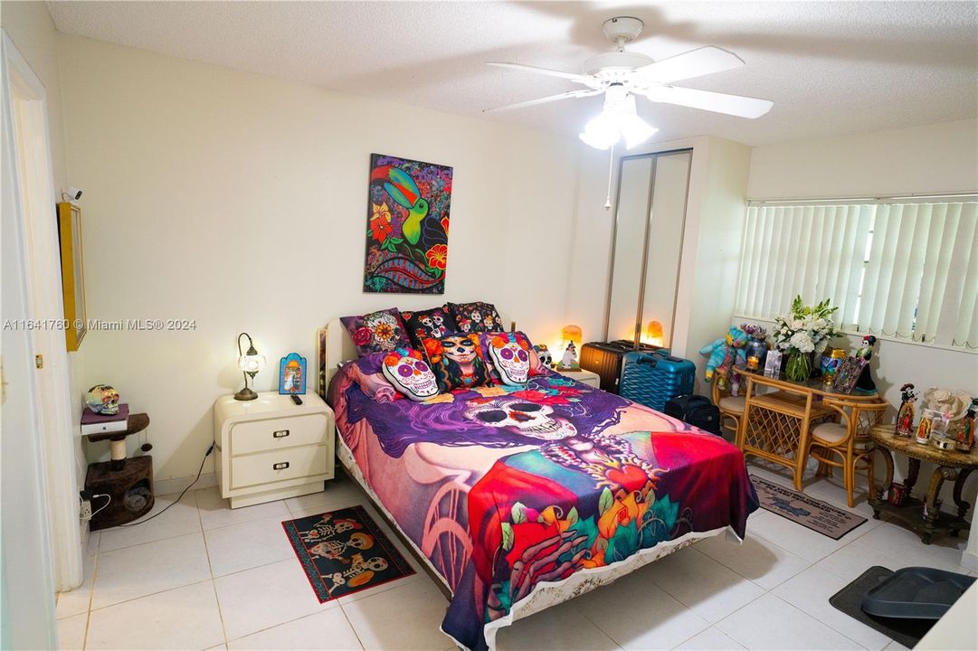 For Sale: $77,250 (1 beds, 1 baths, 684 Square Feet)