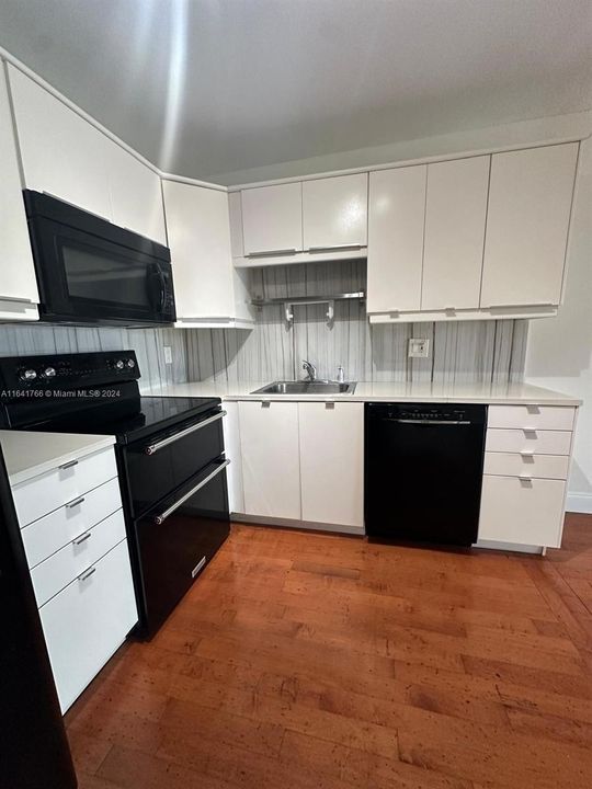 For Sale: $162,500 (1 beds, 1 baths, 675 Square Feet)