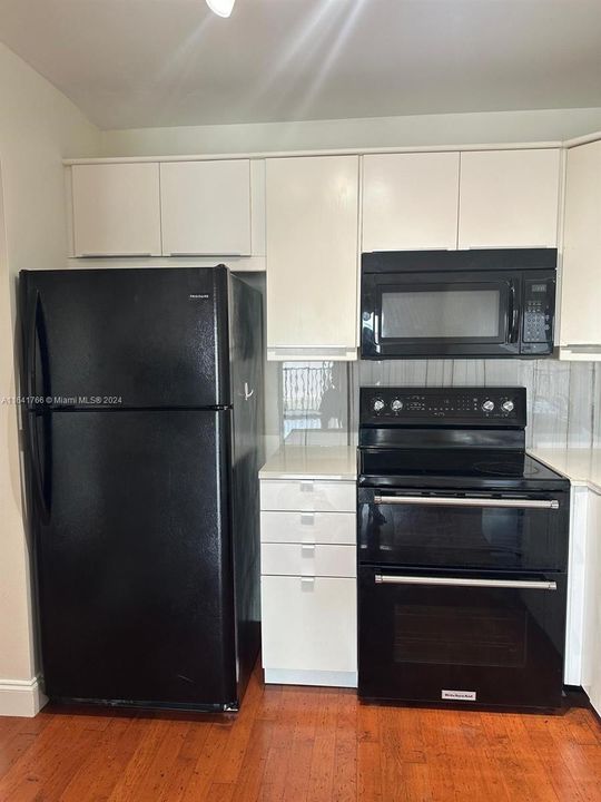 For Sale: $162,500 (1 beds, 1 baths, 675 Square Feet)