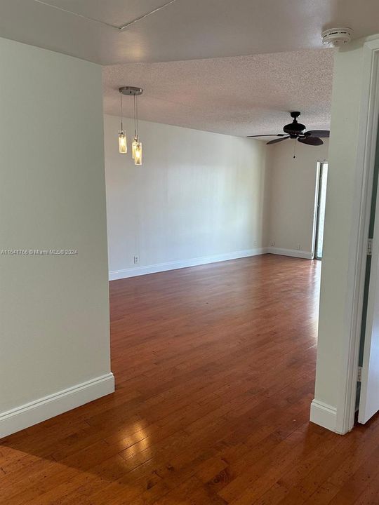 For Sale: $162,500 (1 beds, 1 baths, 675 Square Feet)