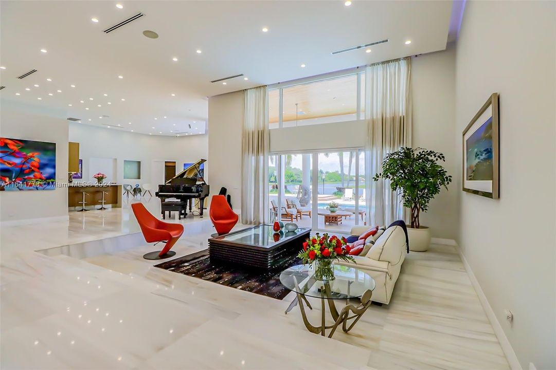 En Venta: $5,590,000 (5 camas, 5 baños, 6636 Pies cuadrados)