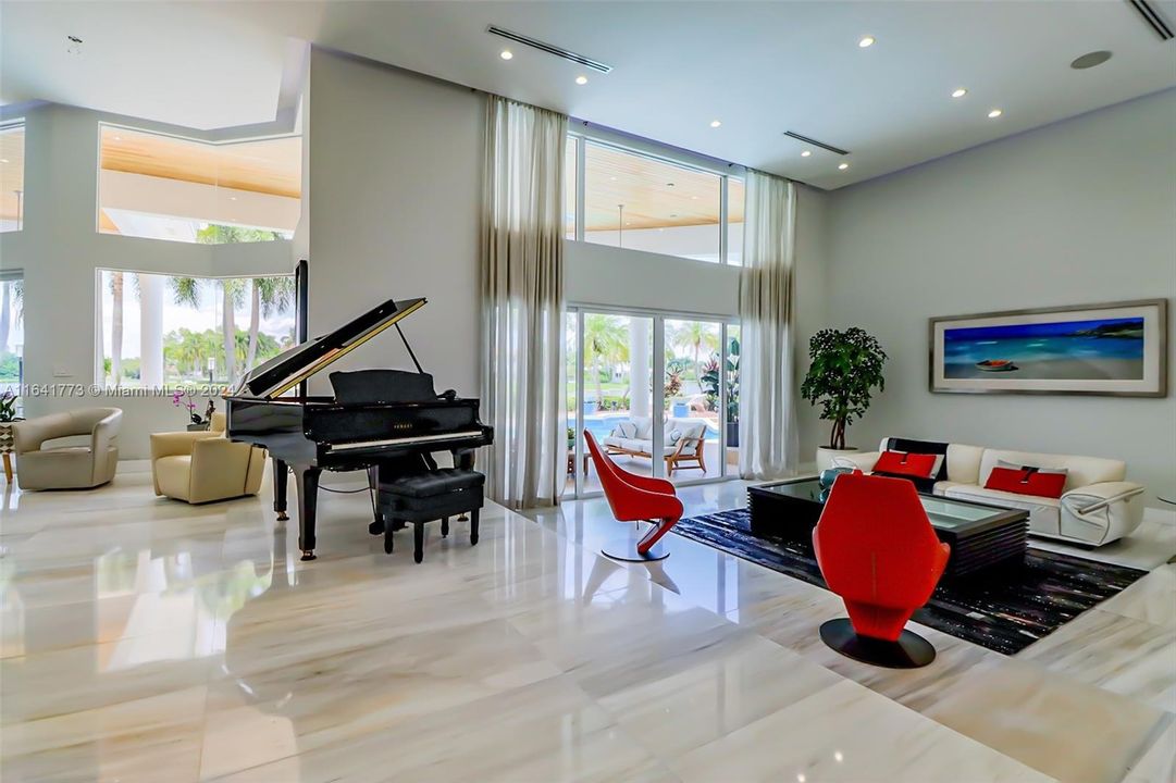 For Sale: $5,590,000 (5 beds, 5 baths, 6636 Square Feet)