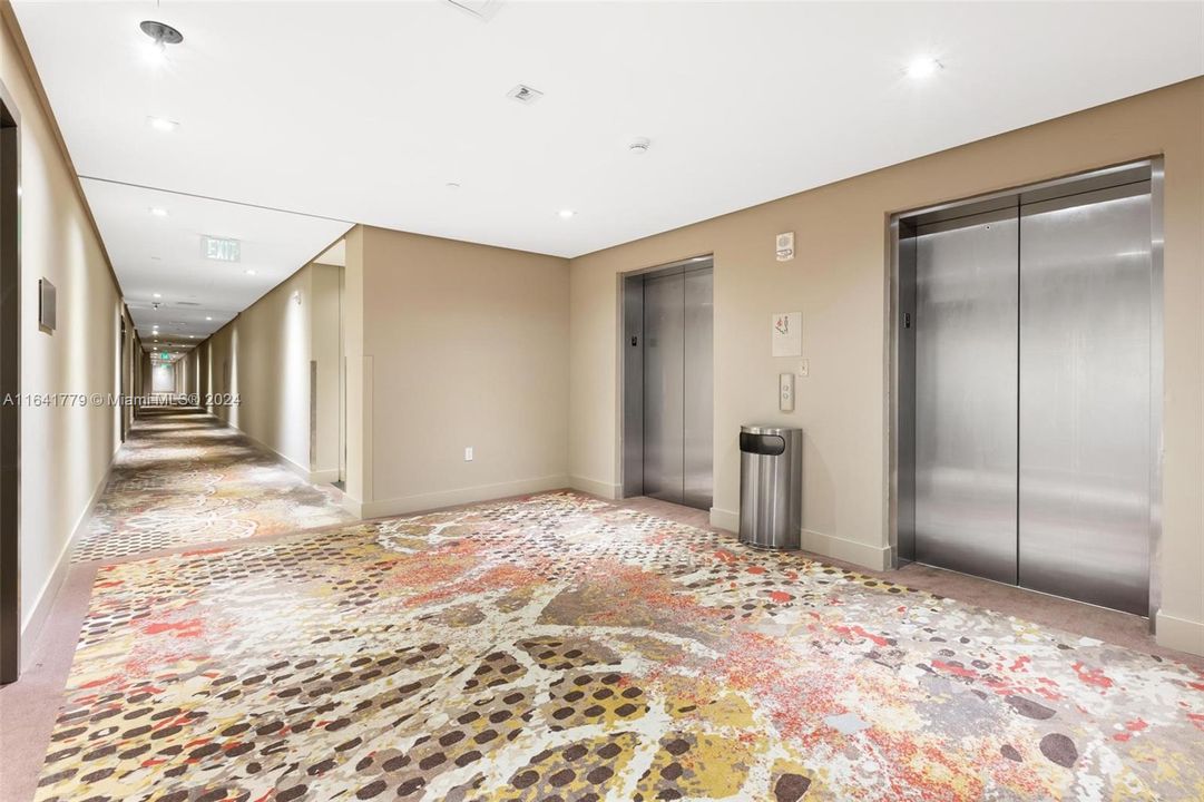 Recently Sold: $450,000 (2 beds, 1 baths, 822 Square Feet)