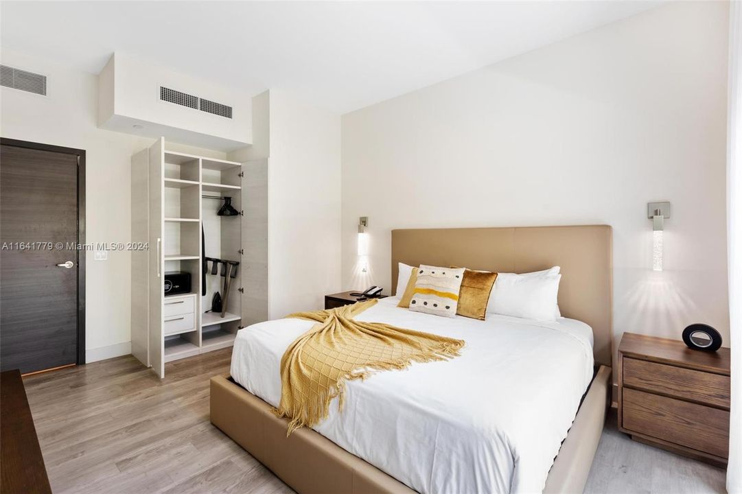 Recently Sold: $450,000 (2 beds, 1 baths, 822 Square Feet)