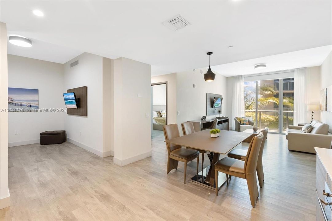 Recently Sold: $450,000 (2 beds, 1 baths, 822 Square Feet)