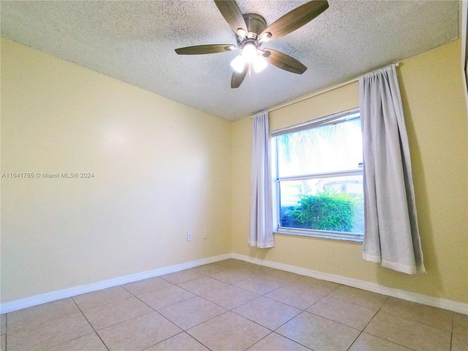 Active With Contract: $3,500 (4 beds, 2 baths, 1800 Square Feet)