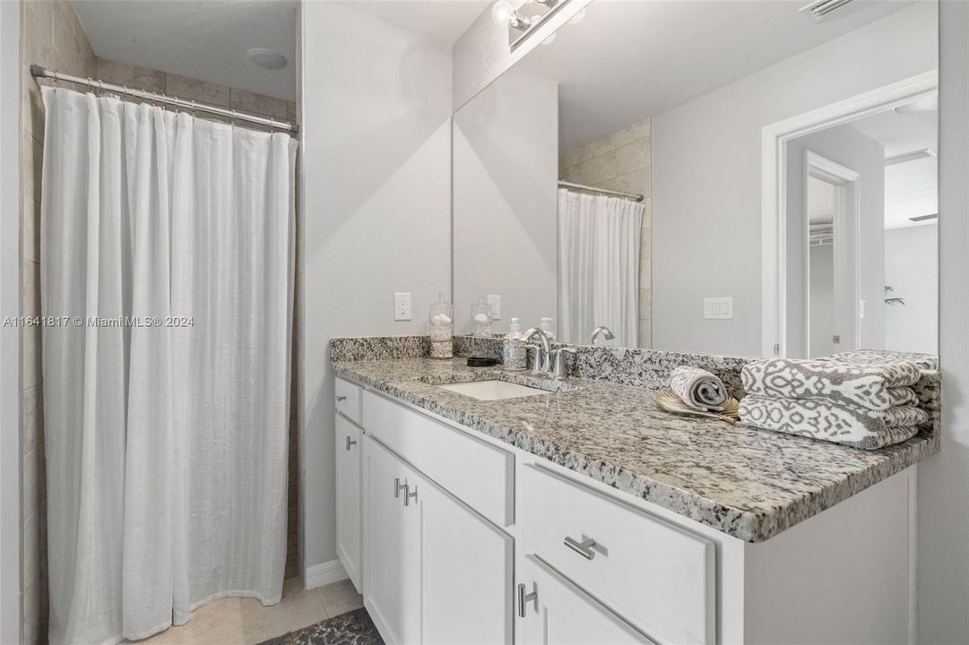 Recently Rented: $2,980 (3 beds, 2 baths, 1550 Square Feet)