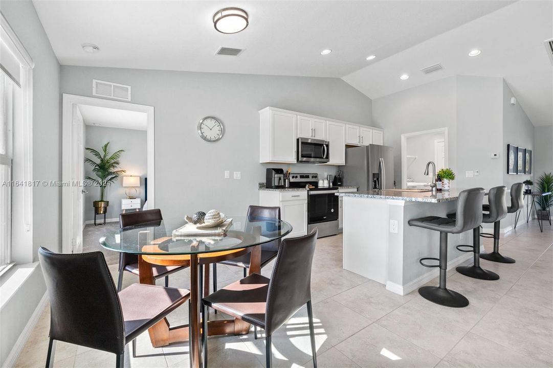 Recently Rented: $2,980 (3 beds, 2 baths, 1550 Square Feet)