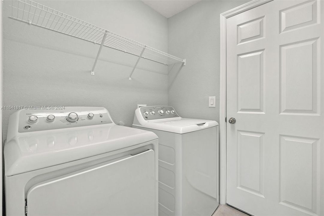 Recently Rented: $2,980 (3 beds, 2 baths, 1550 Square Feet)