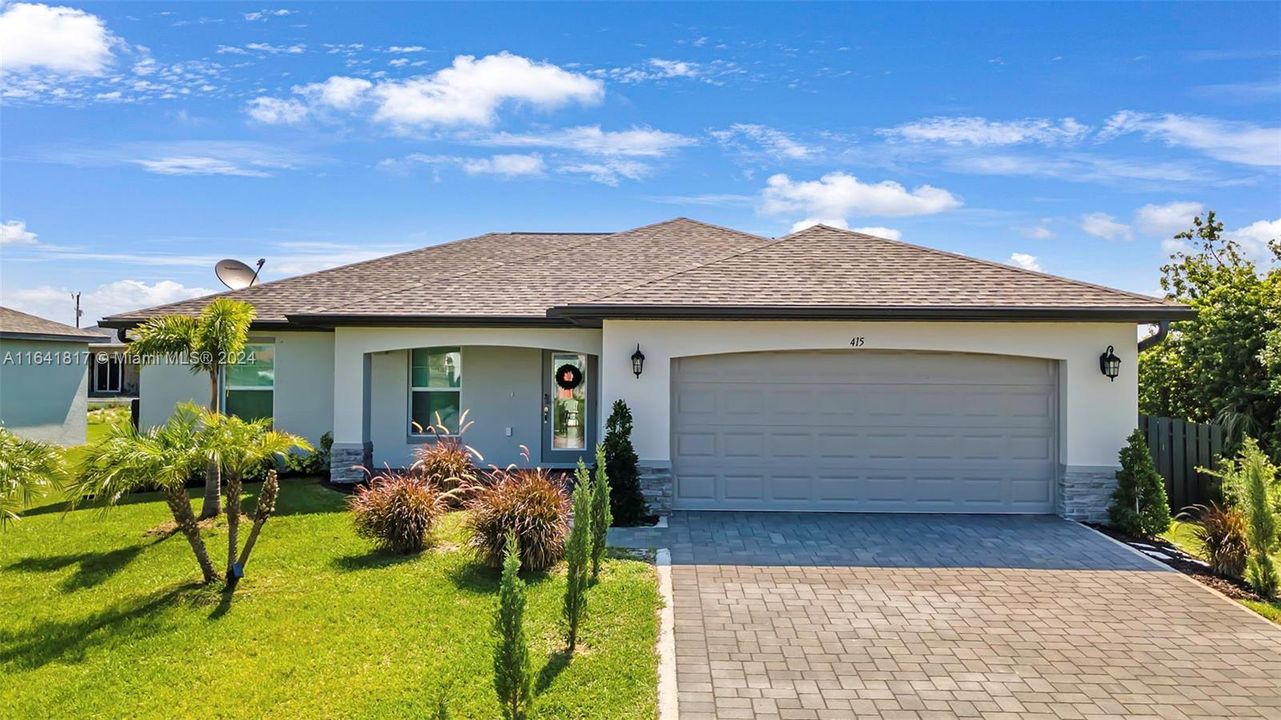 Recently Rented: $2,980 (3 beds, 2 baths, 1550 Square Feet)