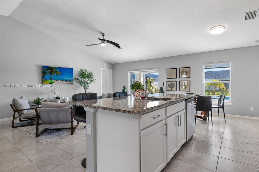 Recently Rented: $2,980 (3 beds, 2 baths, 1550 Square Feet)