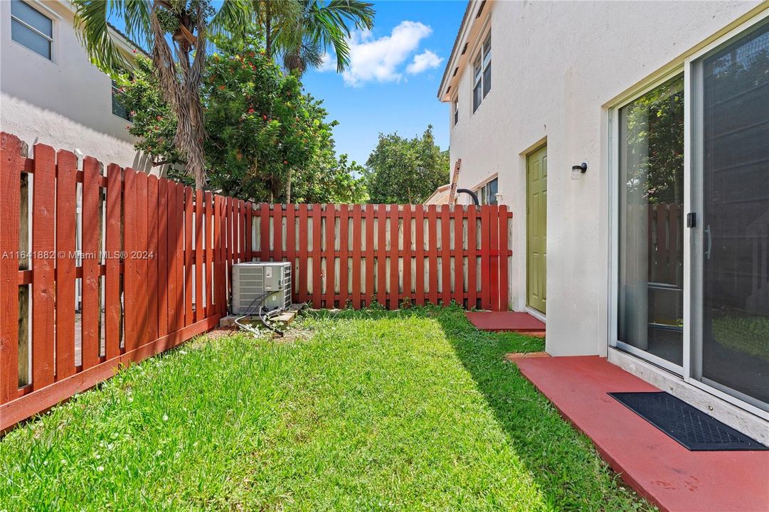 Active With Contract: $2,500 (4 beds, 3 baths, 1544 Square Feet)