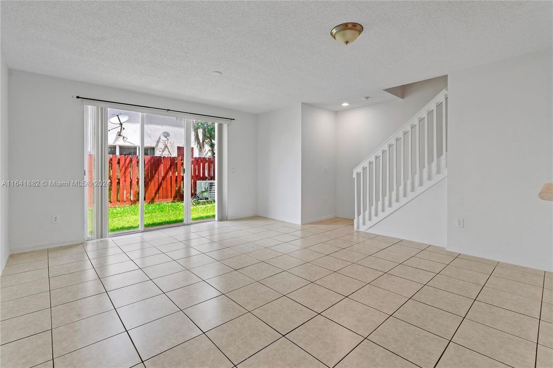 Active With Contract: $2,500 (4 beds, 3 baths, 1544 Square Feet)