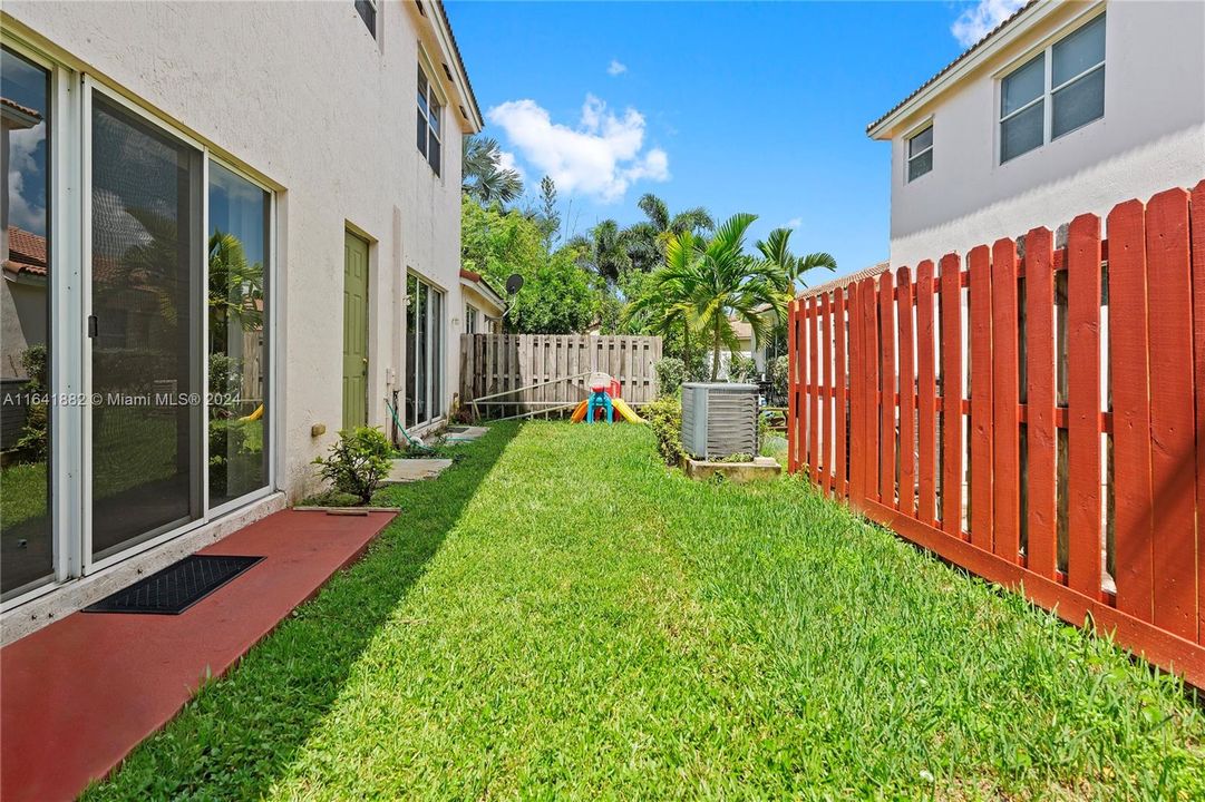 Active With Contract: $2,500 (4 beds, 3 baths, 1544 Square Feet)