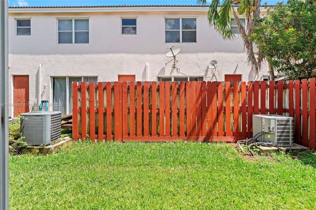 Active With Contract: $2,500 (4 beds, 3 baths, 1544 Square Feet)