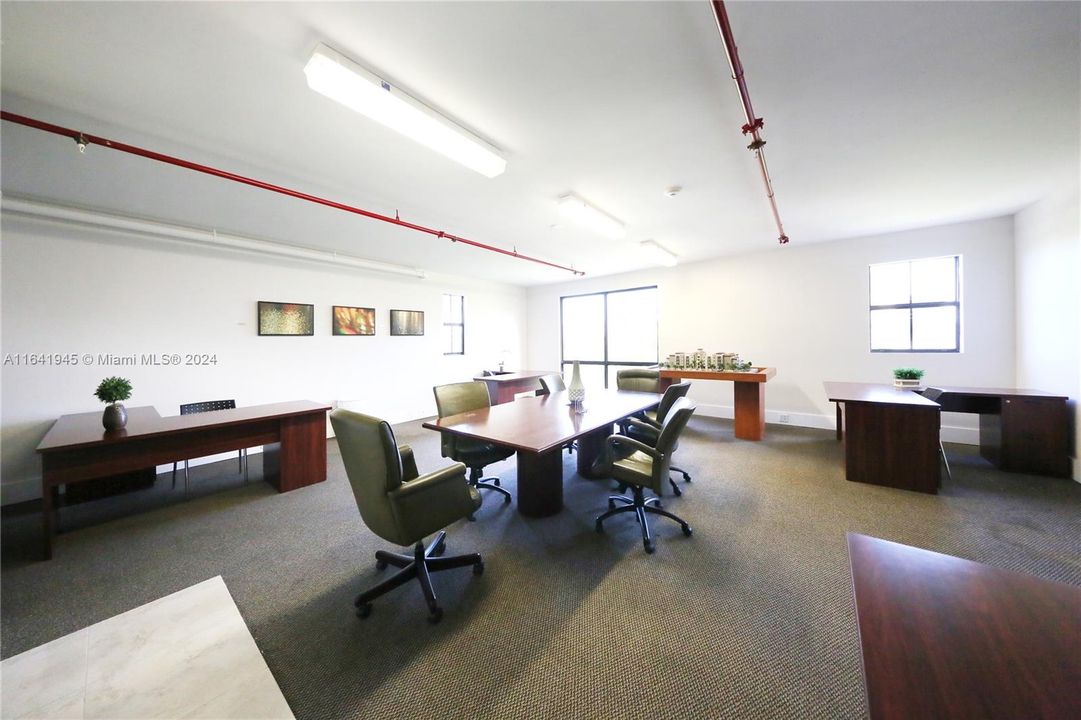 Business Center With Wifi