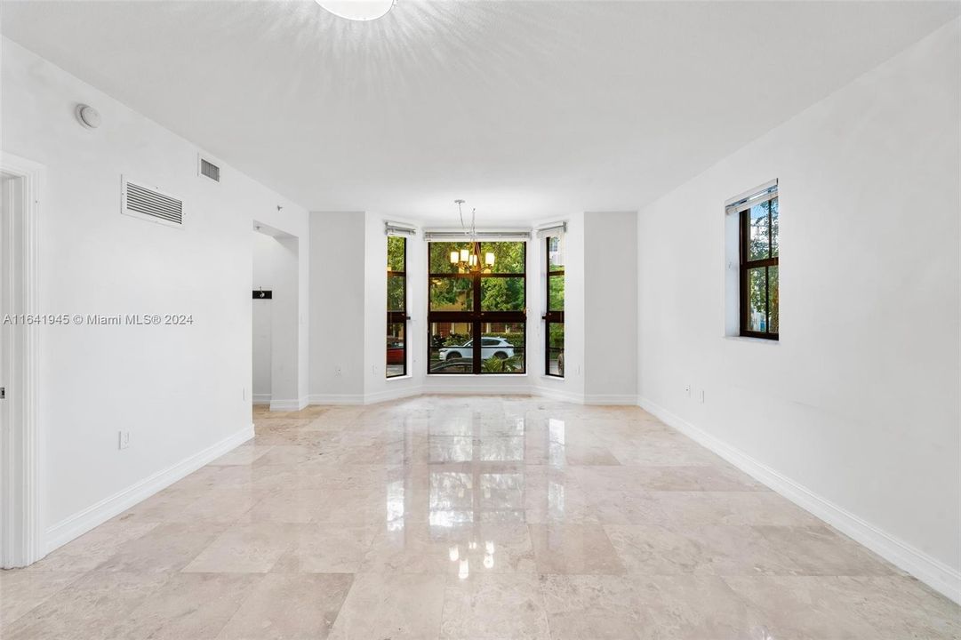 Recently Sold: $985,000 (3 beds, 3 baths, 1664 Square Feet)