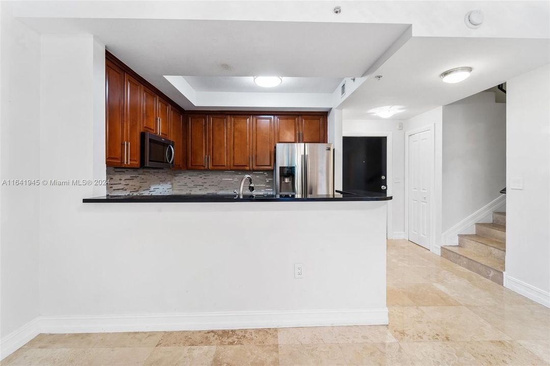 Recently Sold: $985,000 (3 beds, 3 baths, 1664 Square Feet)