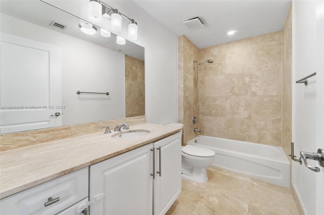 Recently Sold: $985,000 (3 beds, 3 baths, 1664 Square Feet)