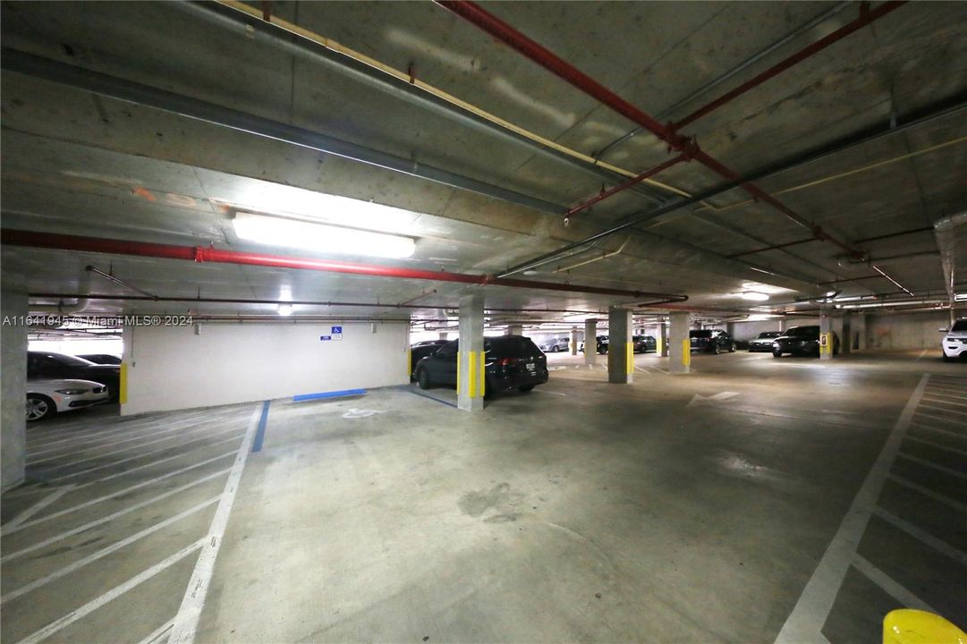 Recently Sold: $985,000 (3 beds, 3 baths, 1664 Square Feet)