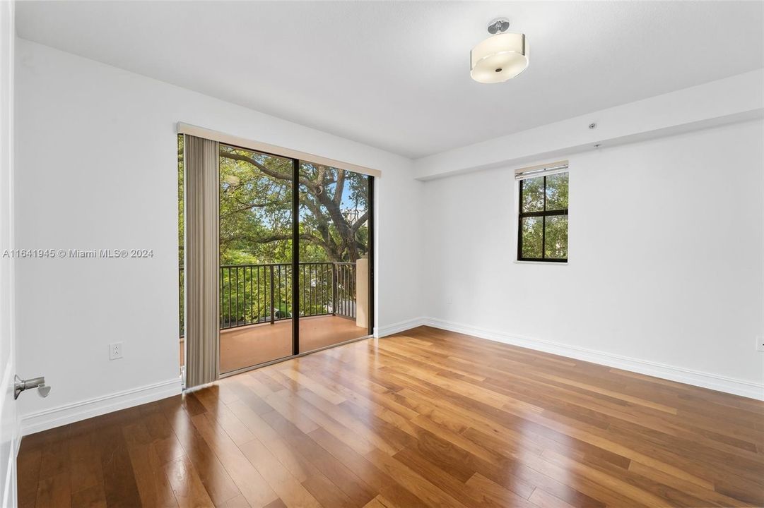 Recently Sold: $985,000 (3 beds, 3 baths, 1664 Square Feet)