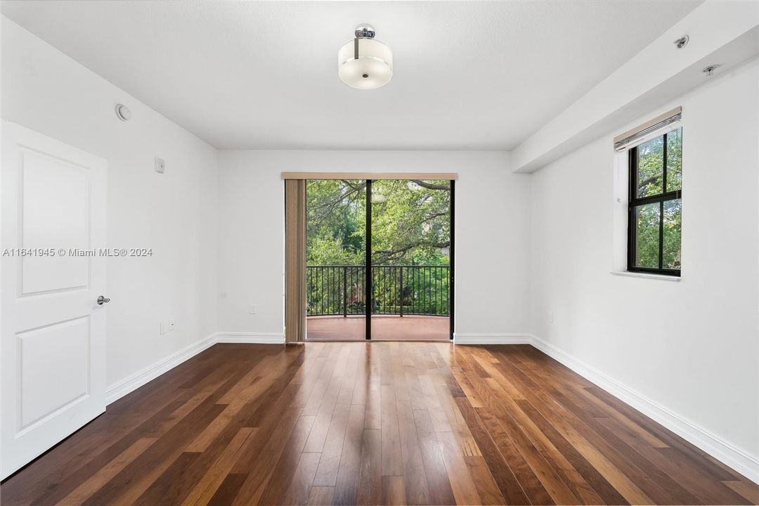 Recently Sold: $985,000 (3 beds, 3 baths, 1664 Square Feet)